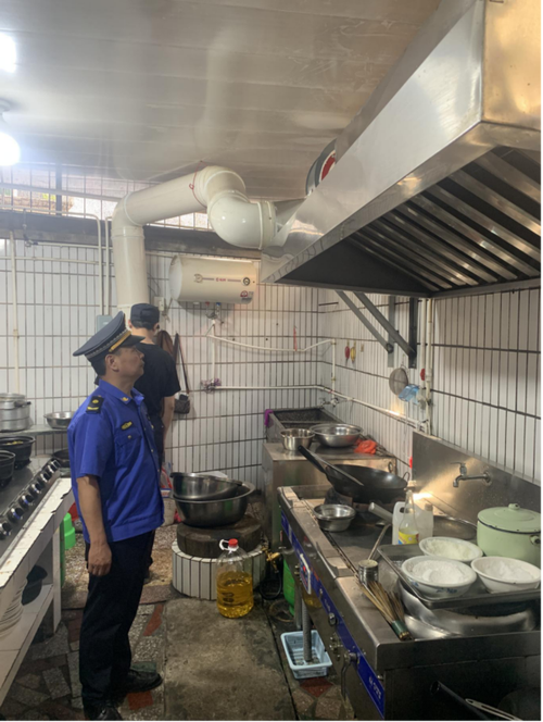 油烟管道维修:守护城市“隐形卫士”,保障餐饮安全
